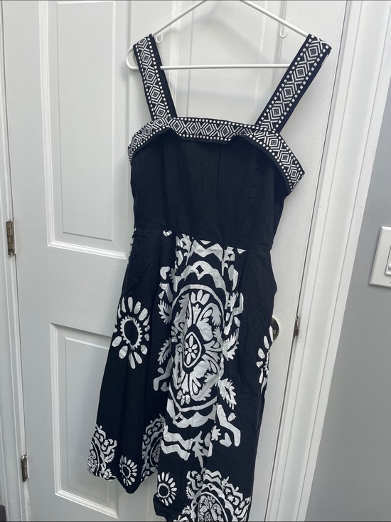 Kaktus Dresses & Skirts - Kaktus Black & White Floral Midi Dress with Geometric Straps